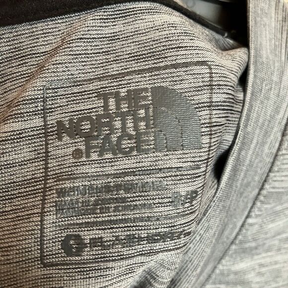 The North Face Shirt Women’s Small Gray Flash Dry Short Sleeve Pullover - Picture 3 of 8